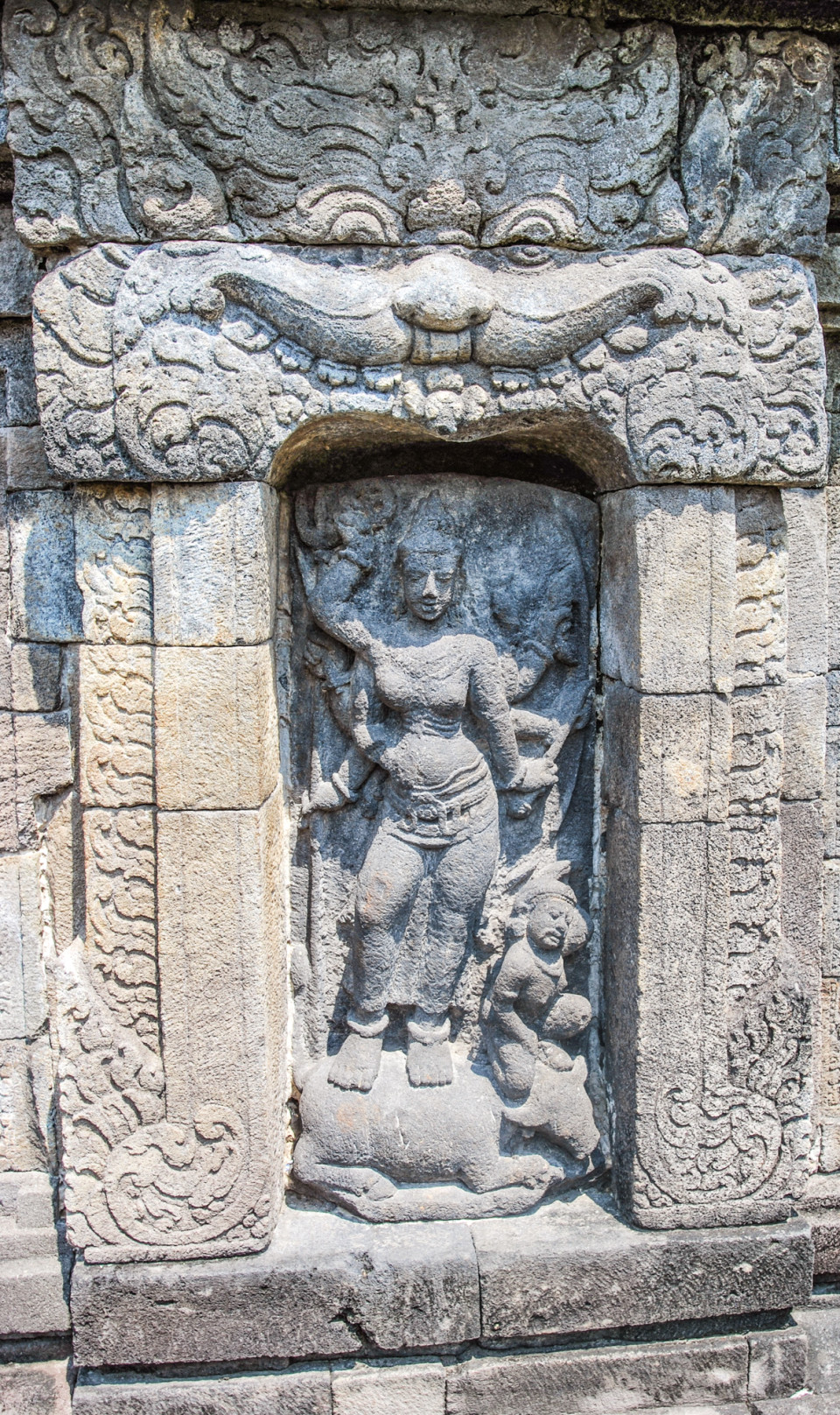   Durga Mahisasura Mardini with the frame of Batara Kala