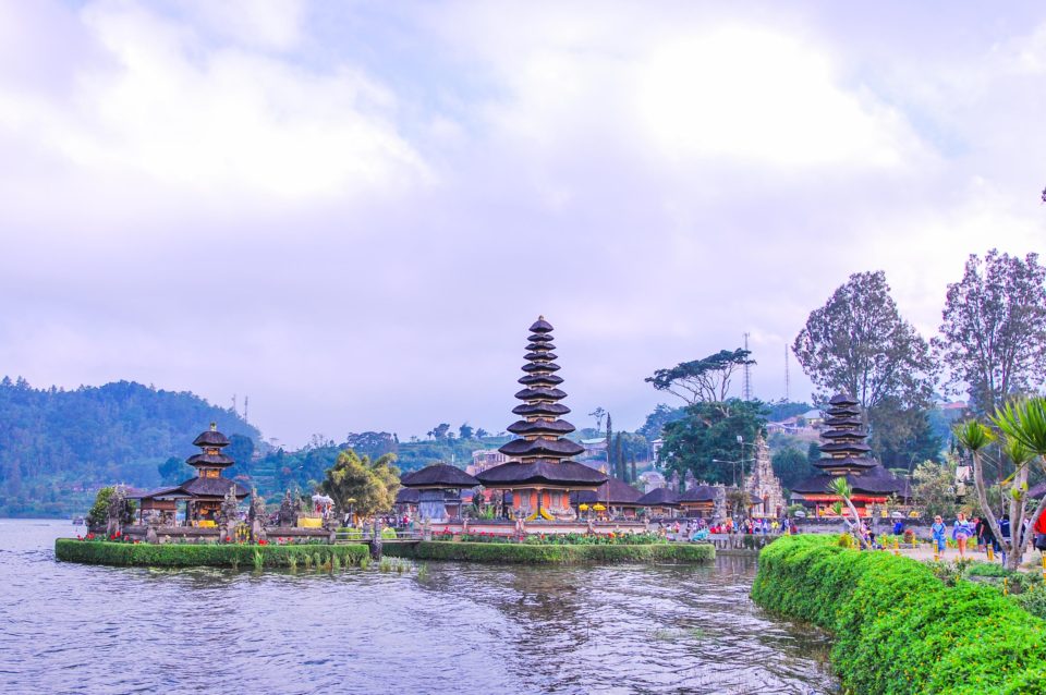 From Left to Right - on Islets - Pura Lingga Petak (Shiva) , Pura Telengin Segara (Dewi Danu); On Shore - Pura Dalem Purva (Durga), Pura Penataran Agung (Brahma)